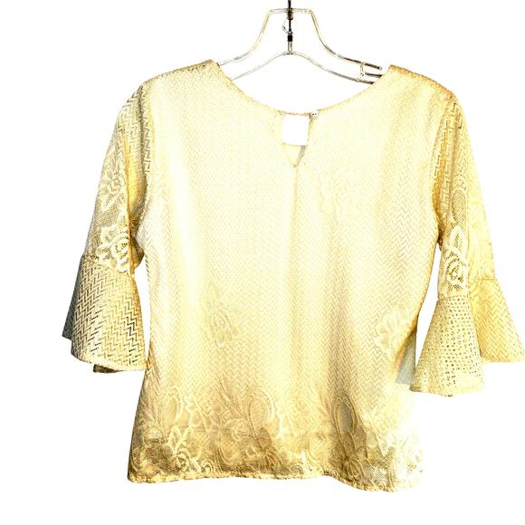 Women's Medium Cream Bell Sleeves Top Shirt Blouse Miss Size 8 10 M - Picture 3 of 4